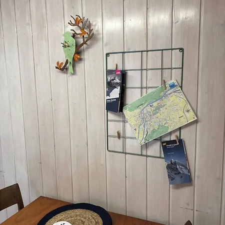 Апартаменти Cosy In Heritage Protected Swiss